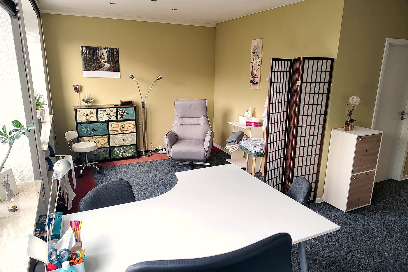 Beratungszimmer mit Sessel
